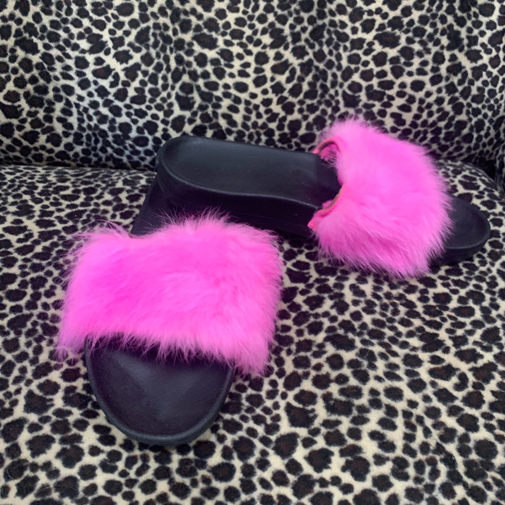 UGG slipper sandals size 9